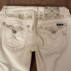 White Miss Me Capris